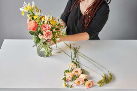 Bouquet 005, step by step installation of flowers in a vase. Flowers bunch, set for home. Fresh cut flowers for decoration home. European floral shop. Delivery fresh cut flower.の写真素材