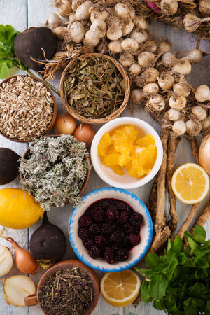 Honey, lemon and horseradish root for good immunity