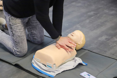 BLSD Defibrillator use course. first aid course - company safety - cardiac massage - Basic Life...