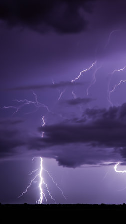 Dramatic Lightning: Nature's Show in Black Cloudsの素材
