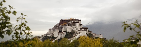 tibet: potala palace in lhasaのeditorial素材