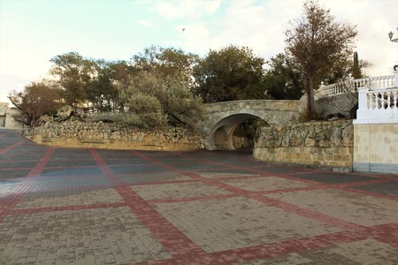 arch in the parkの写真素材