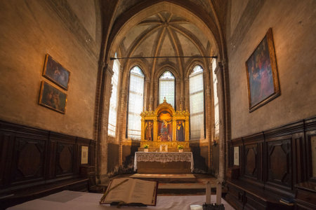 Basilica of Santa Maria Gloriosa dei Frari, Altar of the Sacristy with Giovanni Bellini Frari Triptych.Madonna con il Bambino ed i Santi Nicola di Bari, Pietro, Marco e Benedetto painted by G.Belliniのeditorial素材