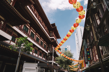 Singapore, Singapore - October 15, 2017: Buddha Tooth Relic Temple and Museum and chinese lanterns in Chinatown at Singapore city. Famous national landmarkのeditorial素材