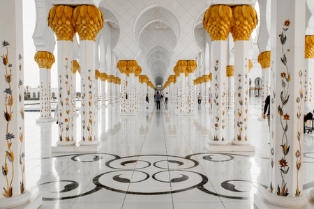Sheikh Zayed Grand Mosque in Abu-Dhabi in the dayのeditorial素材