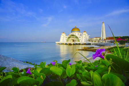Malacca Straits Mosque ( Masjid Selat Melaka), It is a mosque located on the man-made Malacca Island near Malacca Town, Malaysiaの写真素材