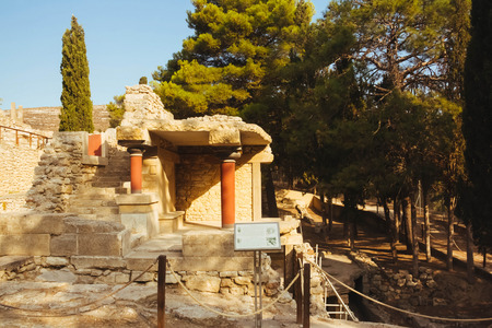Knossos palace architecture famous archaeology greece ruinedの写真素材