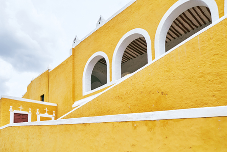 YUCATAN, MEXICO - MAY 31, 2015: Facade of the church, the yellow city of Izamalのeditorial素材
