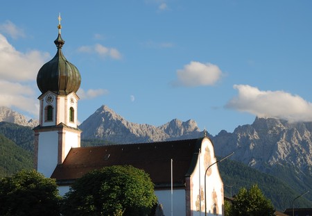 The village of Krün in the Karwendel mountains (Bavaria, Germany)の写真素材