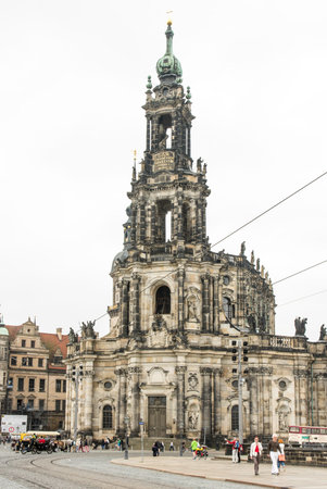 DRESDEN, GERMANY - SEPTEMBER 4: Tourists at the Hofkirche in Dresden, Germany on September 4, 2014. The church was badly damaged during the bombing of Dresden of the Second World War and was restored during the mid-1980s. Foto taken from Theaterplatz.のeditorial素材