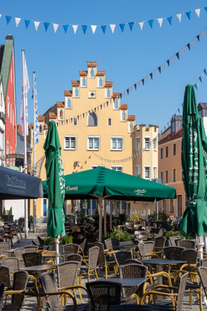 ABENSBERG, GERMANY - SEPTEMBER 20: The historic old town around the market place of Abensberg, Germany on September 20, 2108. Foto taken from Stadtplatz.のeditorial素材