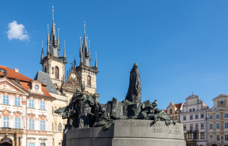 Jan Hus Memorial (unveiled in 1915)  at the old town square in Prague.のeditorial素材