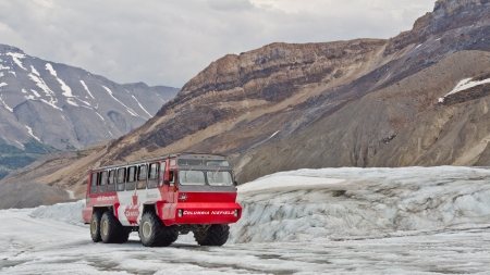 columbia icefield - athabasca glacier, jasper national park, Canada のeditorial素材