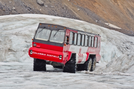 columbia icefield - athabasca glacier, jasper national park, Canada のeditorial素材