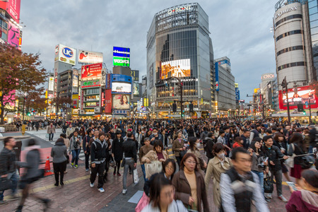 Shibuya is famous for its scramble crossing. It stops vehicles in all directions to allow pedestrians to inundate the entire intersection.のeditorial素材