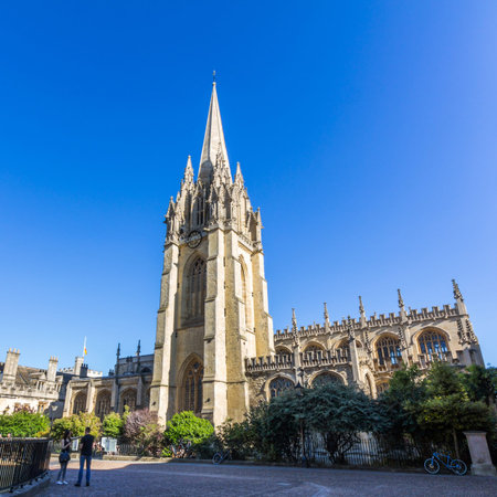 University Church of St Mary the Virgin. It is the largest of Oxford's parish churches and the centre from which the University of Oxford grew.のeditorial素材