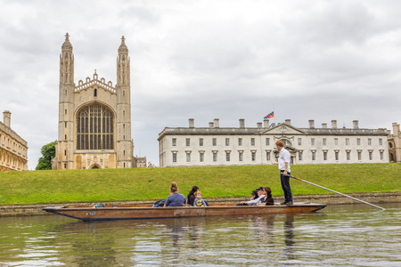 Punting in summer on the river Cam with the view of King's College of the University of Cambridge in the background.のeditorial素材