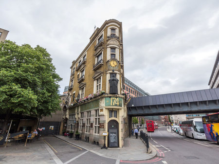 The Blackfriar in Queen Victoria Street, London, England. It's a traditional pub with Henry Poole's Art Nouveau reliefs reflecting the friary that once stood there.のeditorial素材
