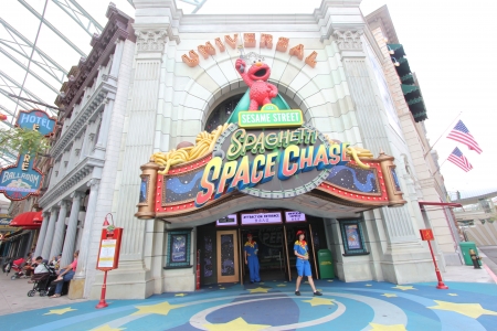 SINGAPORE - January 16  UNIVERSAL STUDIOS SINGAPORE at Singapore Resorts World Sentosa on  January 16, 2014 in Singaporeのeditorial素材