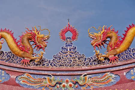 Chinese Dragon on the roof of Templeの写真素材