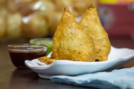 View of samosa which is a common indian fast food with savory fillingの写真素材