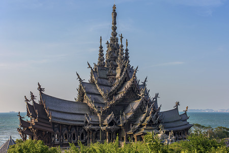 Sanctuary of Truth next to the sea in Pattayaの写真素材