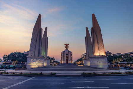 Sunset over the Democracy Monument in Bangkokの写真素材