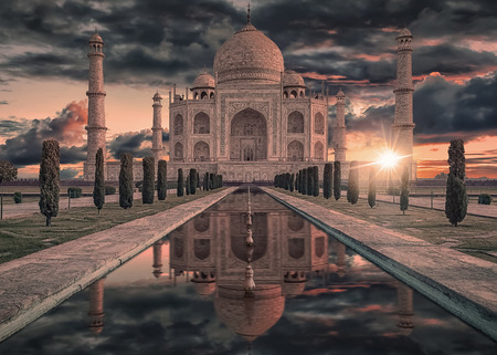 Taj Mahal in sunrise light, Agra, Indiaのeditorial素材
