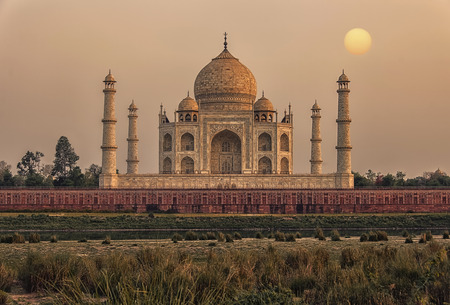 Sunset over the Taj Mahal, Agra, Indiaのeditorial素材