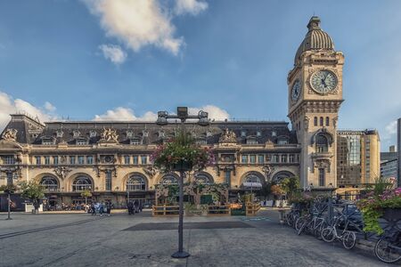 September 2018 - Paris, France - Gare De Lyon railway station in Paris in daytimeのeditorial素材