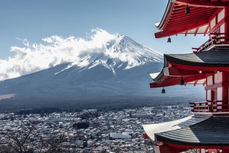 Famous Place of Japan with Mount Fuji and Chureito pagoda in daytimeのeditorial素材