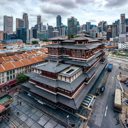 Buddha Tooth Relic Temple and Museum in Chinatown, Singaporeのeditorial素材
