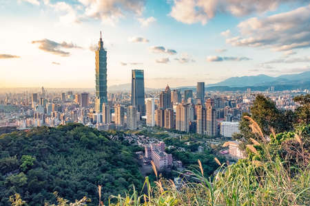 Taipei city viewed from the hill at sunset, Taiwanのeditorial素材