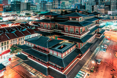 Buddha Tooth Relic Temple and Museum in Chinatown, Singaporeのeditorial素材