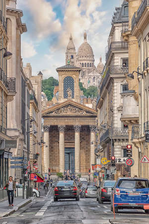 Sacre-Coeur Basilica viewed from Laffitte street in Parisのeditorial素材
