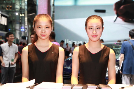 2014 18th Shenzhen-Hong Kong-Macao International Auto Show Receptionistのeditorial素材