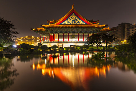 night view at Chiang Kai shek Memorial Hallのeditorial素材
