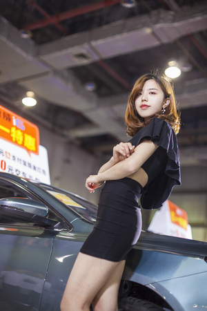 2017 Donnguan Spring International Auto Exhibition Show Girlのeditorial素材