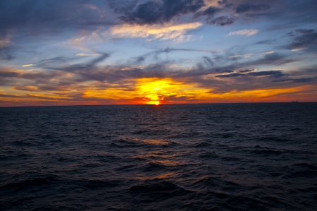 Beautiful View of Sunset over the Ocean の写真素材