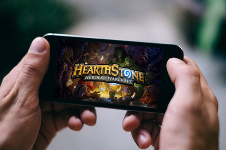 COLOGNE, GERMANY - FEBRUARY 27, 2018: Hearthstone App Game played on Apple iPhoneのeditorial素材