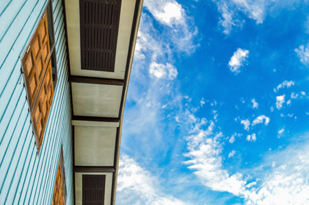window wood, uprisen angle 