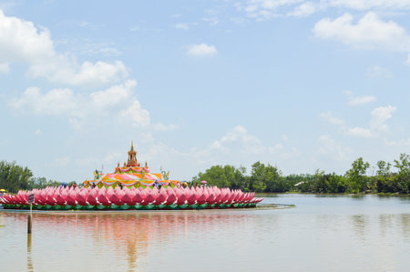 relics in lotus mock on Bang Pra Kong riverのeditorial素材