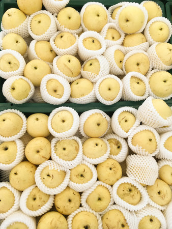 fresh Pyrus pyrifolia fruit in marketの写真素材