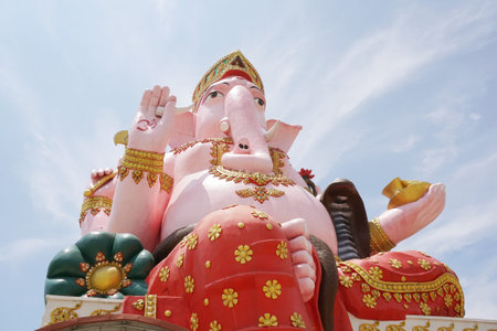 Close up big pink ganesh statue in wat Prongarkat at Chachoengsao Thailandの写真素材