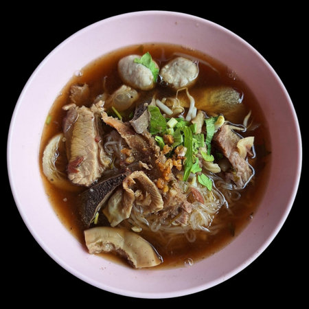 thai noodles with beef and vegetables
