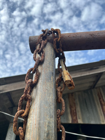 old rusty metal chainの写真素材