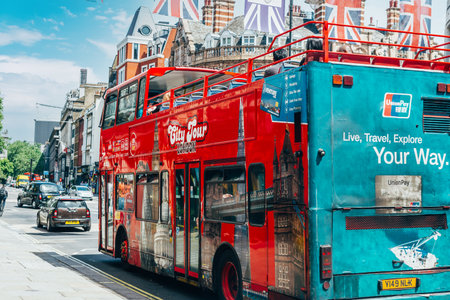 Pre pandemic London with big crowdのeditorial素材