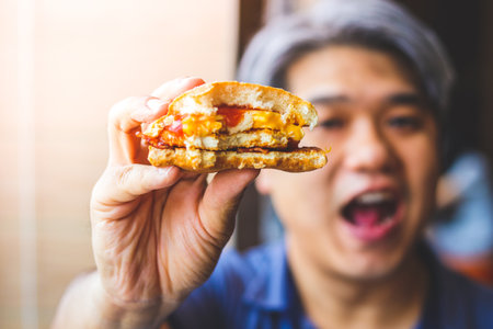 Asian men like to eat hamburgers Make fat, poor health