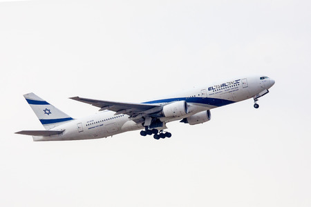 TEL AVIV, ISRAEL - JULY 12: EL AL Boeing 777 lands at  the Ben Gurion International Airport  on July 12, 2013  in Tel Aviv, Israel. It seats 451 passenger.のeditorial素材