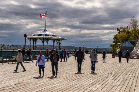 Quebec City, Canada - 4 October 2019: Tourists walking on the pedestrian walkway near Chateau Frontenacのeditorial素材